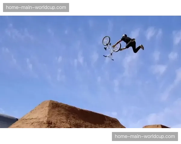 BMX Triple Challenge格伦代尔站练习赛视频发布,车手适应偏转跳台 BMX Triple Challenge格伦代尔站练习赛视频发布,车手适应偏转跳台